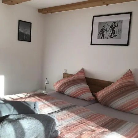 アパート Lederhose